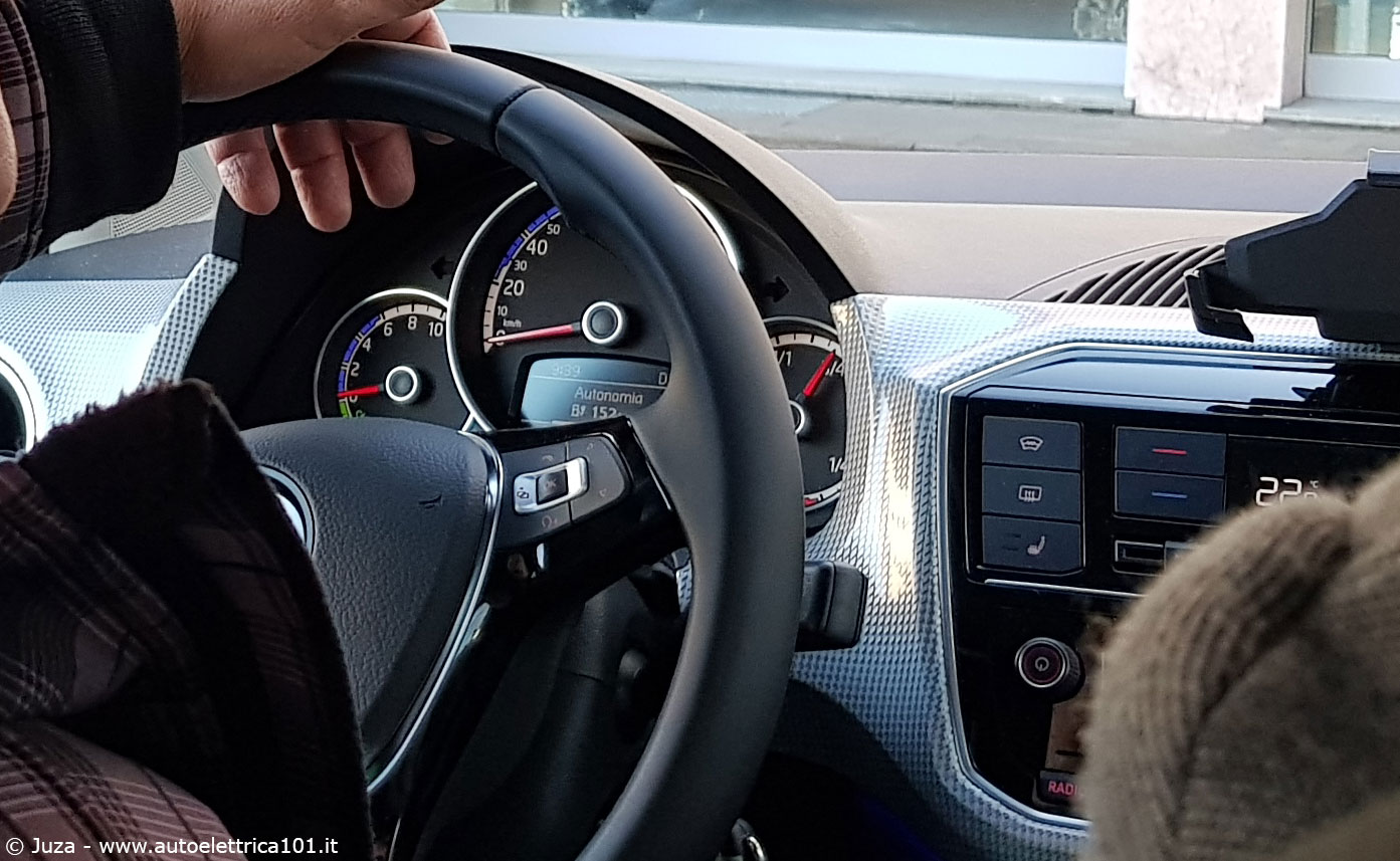Volkswagen e-up 2020, alla guida