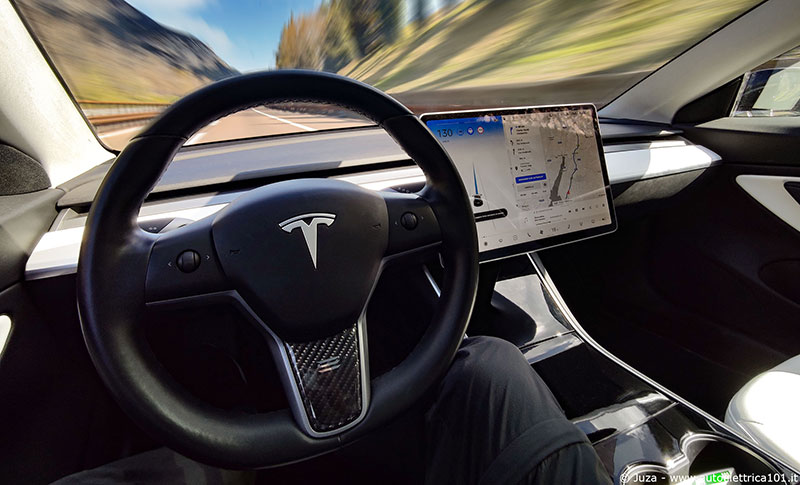 test_tesla_autopilot_avanzato