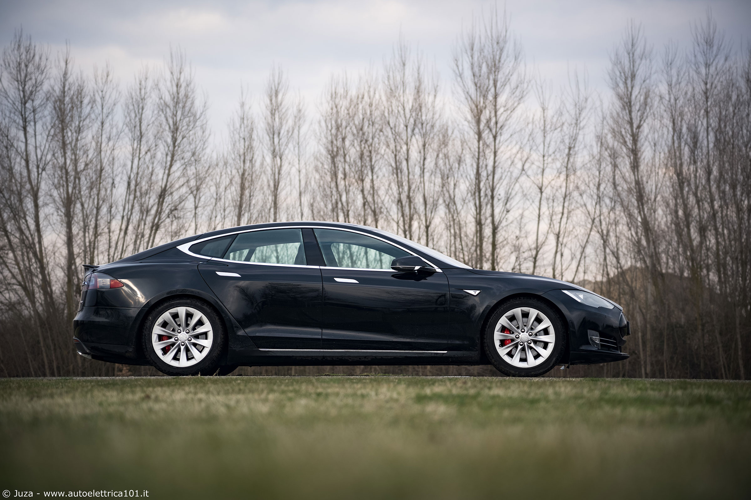 Recensione Tesla Model S P90D, interni