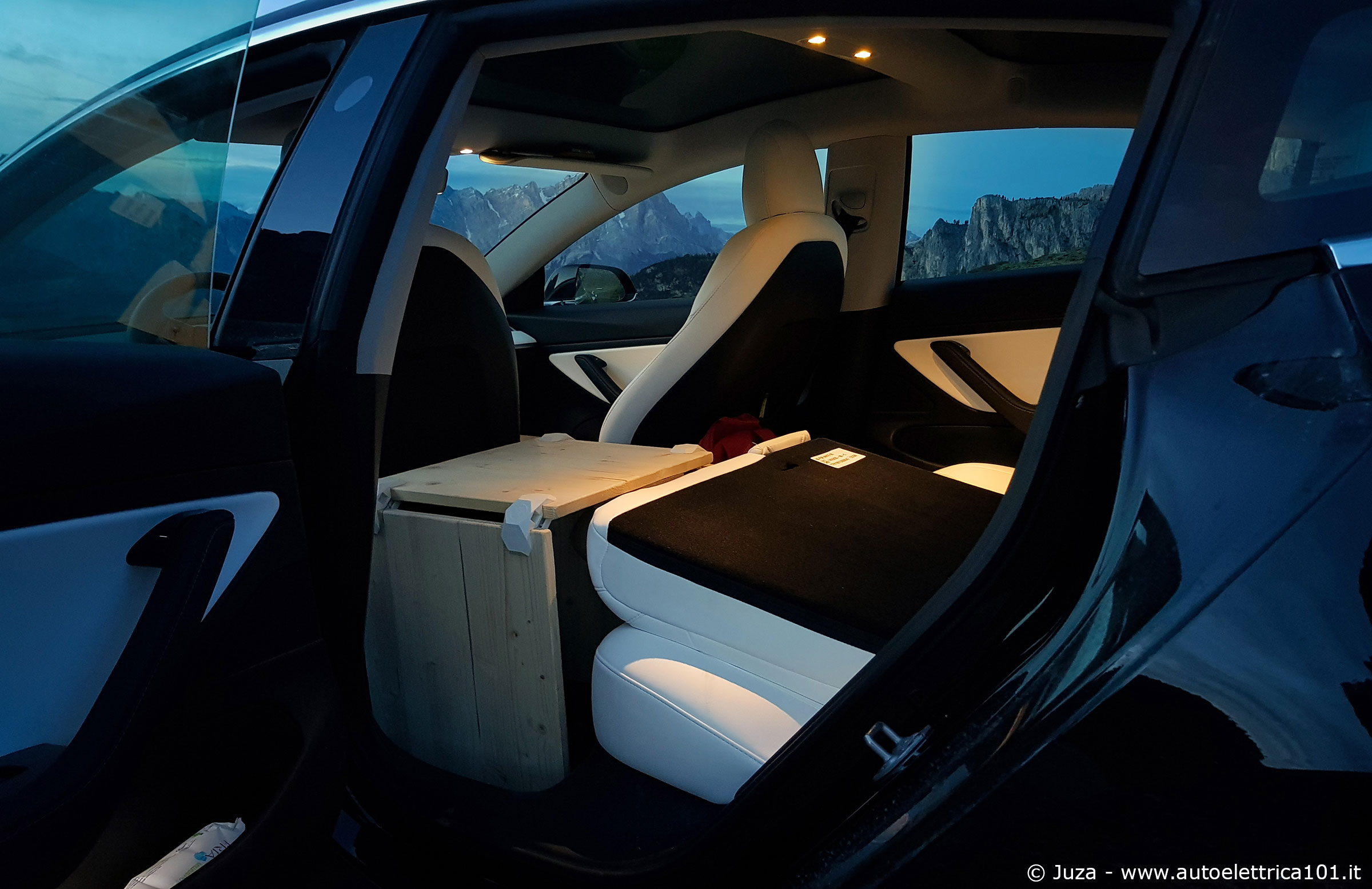 La zona letto della Tesla Model 3