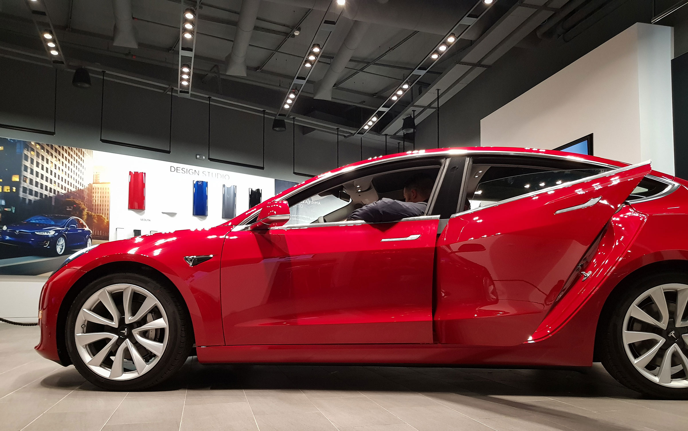 
Costo di mantenimento: Tesla Model 3, costo mantenimento