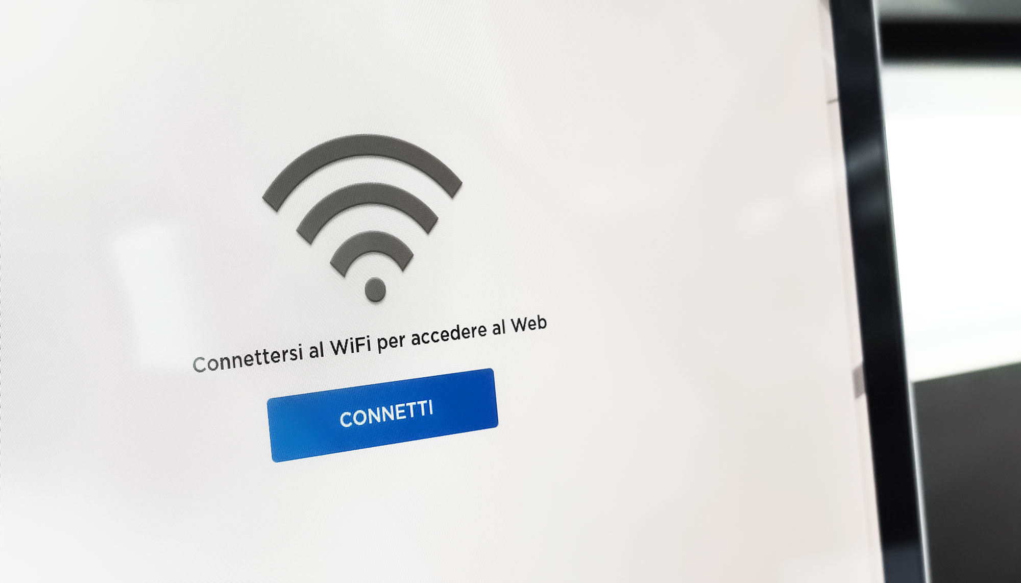 Tesla: wi-fi per connettività Standard