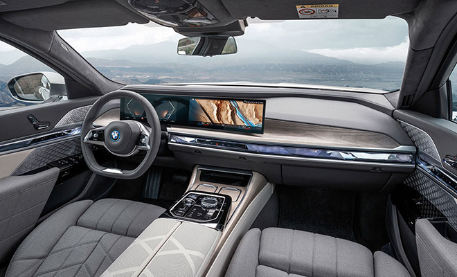 BMW i7