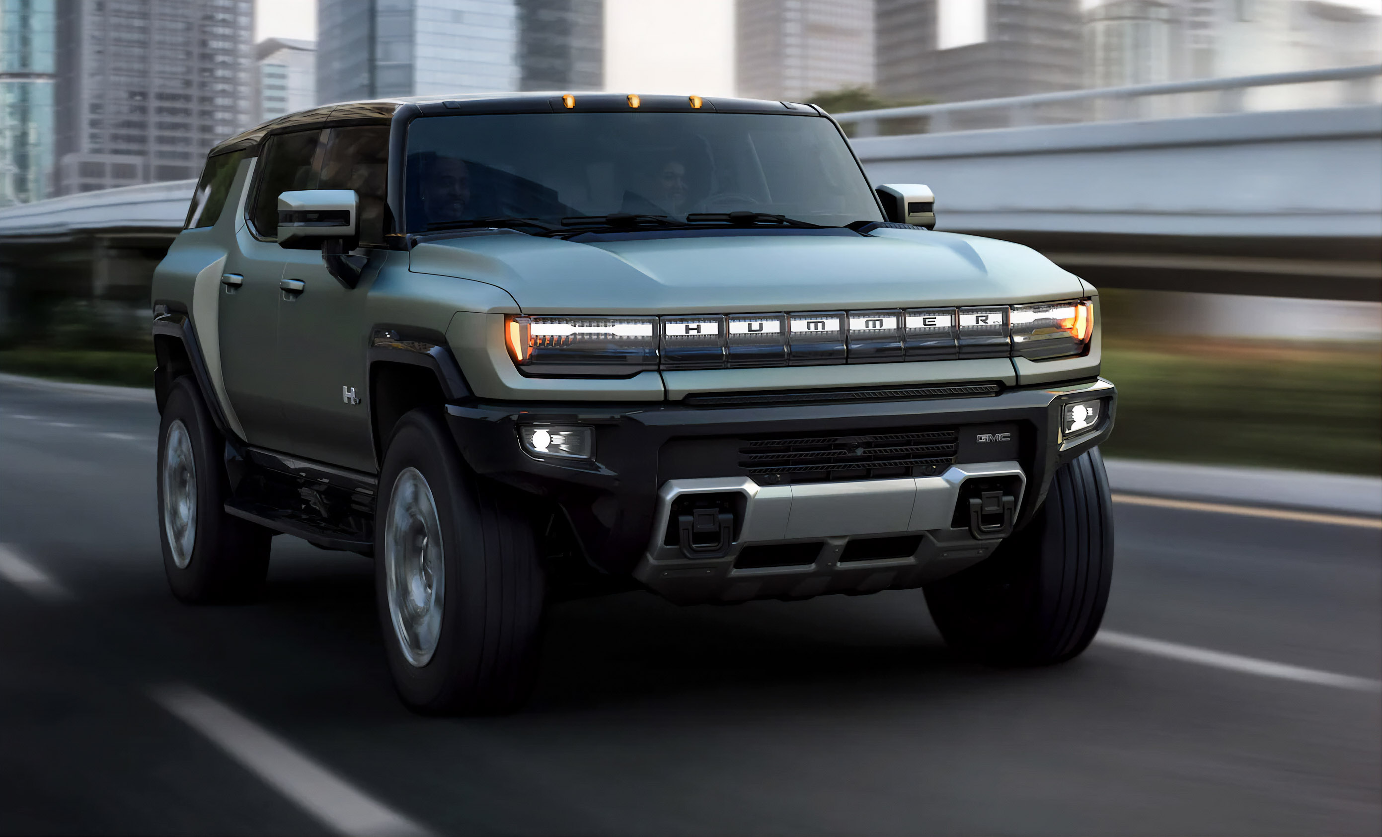 Hummer EV SUV