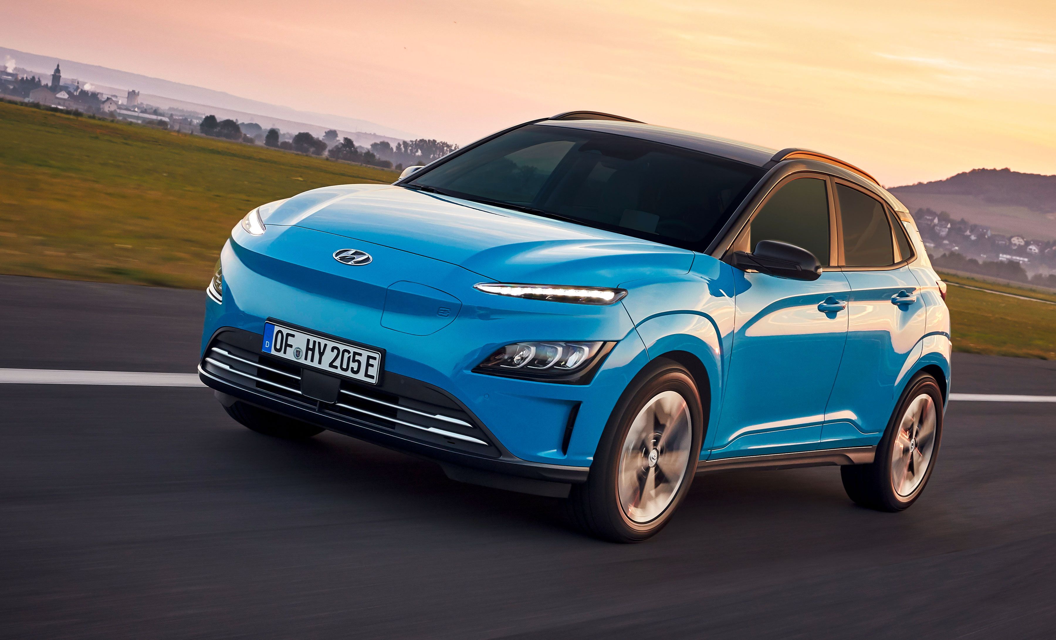 Hyundai Kona Electric Long Range 2021 Caratteristiche e Foto