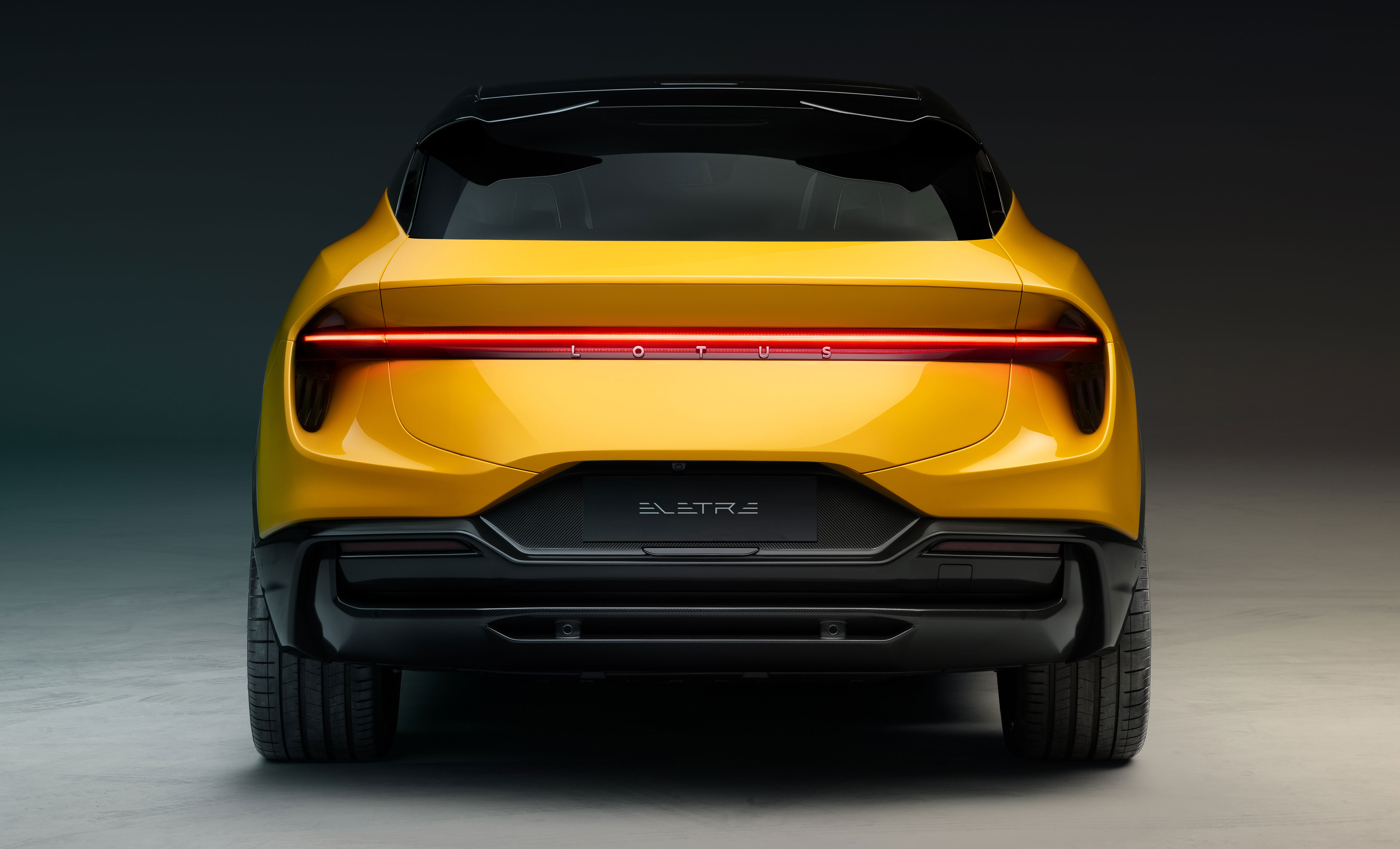 Lotus Eletre, vista posteriore
