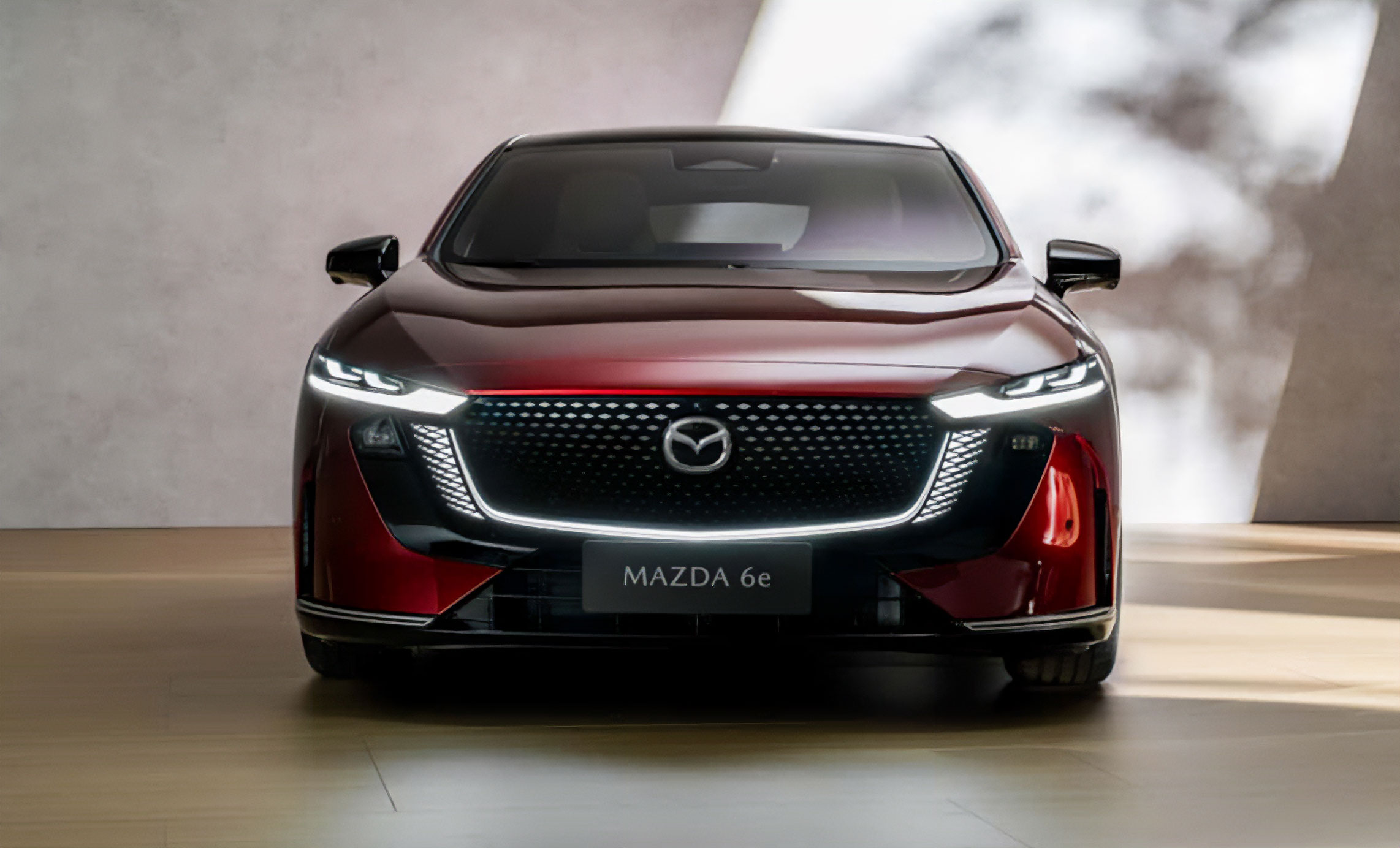 Mazda 6e, vista frontale
