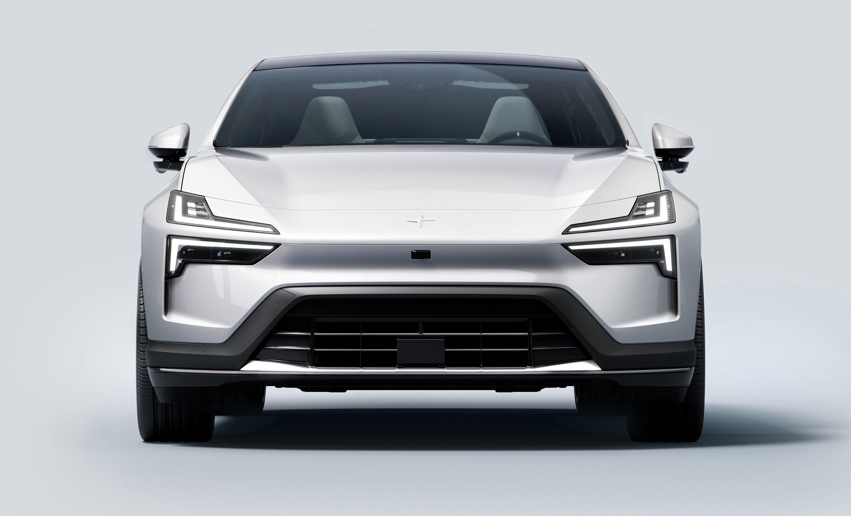 Polestar 4, vista frontale