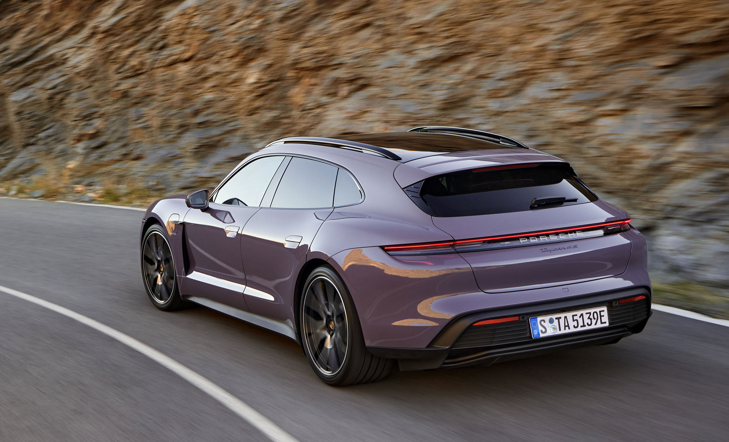 Porsche Taycan Sport Turismo, vista posteriore