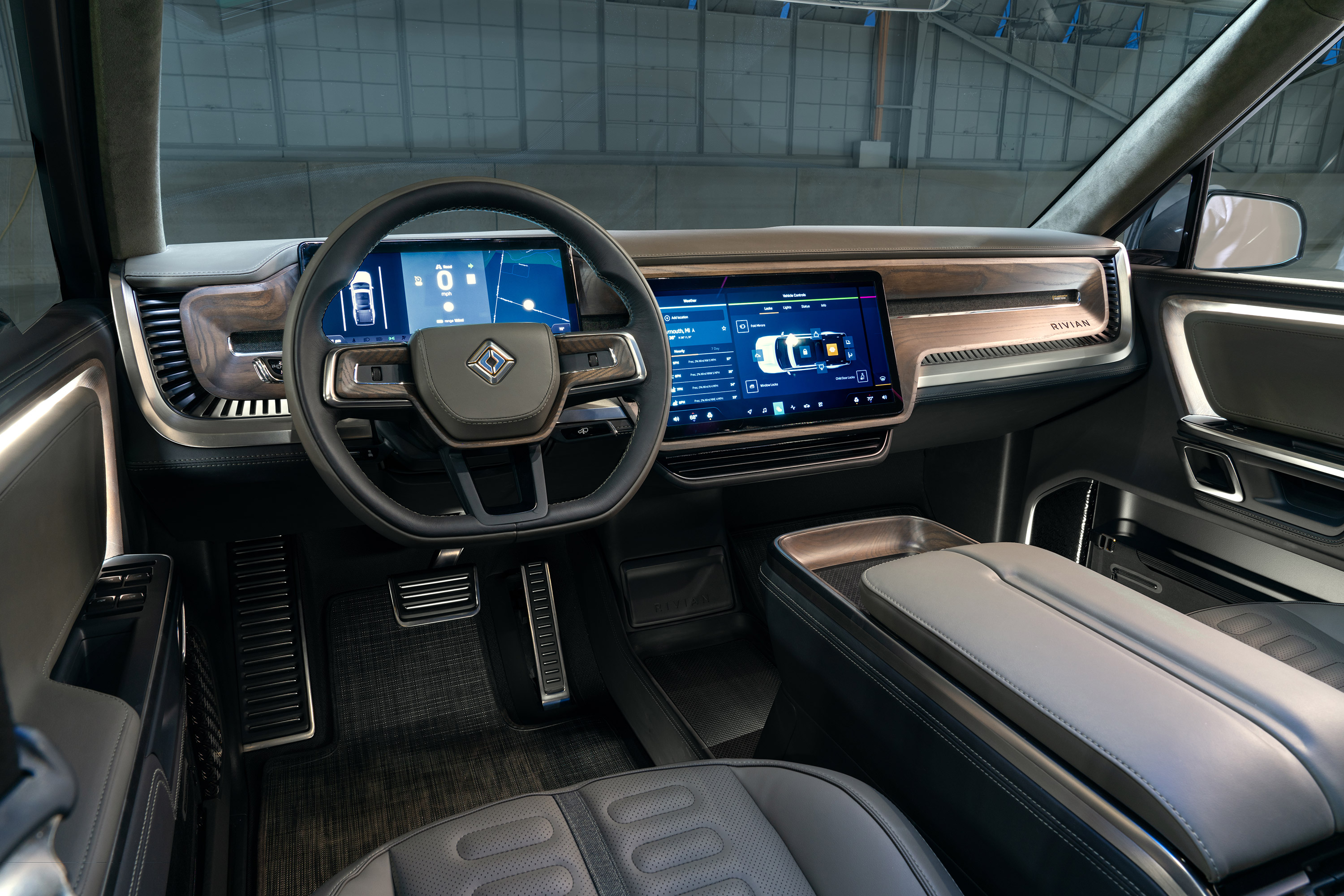 Rivian R1T, interni