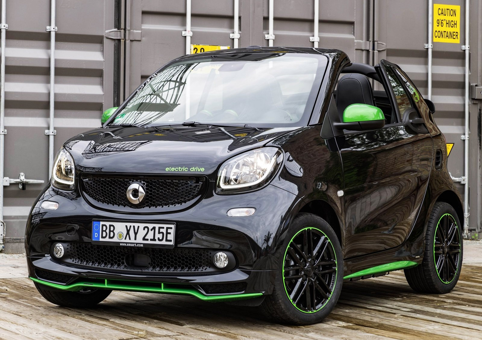 Smart EQ ForTwo Cabrio, vista frontale