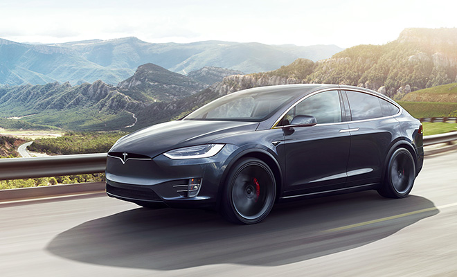 Tesla Model X, laterale